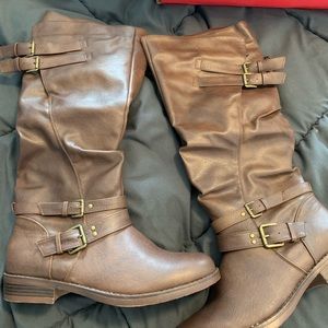 Size 10 famous footwear boots.